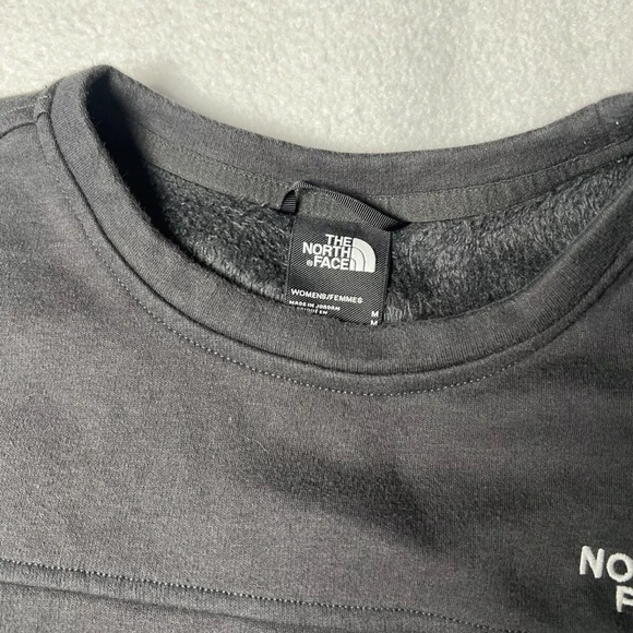 The North Face Women's Gray Long Sleeve Tee - Picture 7 of 7